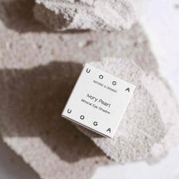 UOGA UOGA Natural Eye Shadow with Amber - Ivory Pearl