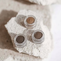 UOGA UOGA Natural Eye- & Eyebrow Pomade - Taupe