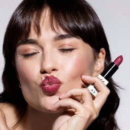 UOGA UOGA Nourishing Sheer Lipstick - 616 Wildberry