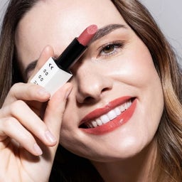 UOGA UOGA Nourishing Sheer Lipstick - 615 Charmberry