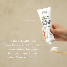 URTEKRAM Nordic Beauty Fresh Mint Whitening Toothpaste - 75 ml