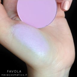 Single Eyeshadow Shades of color from pink to red to purple