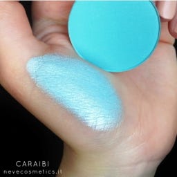 Neve Cosmetics Single Eyeshadow Shades of color blue