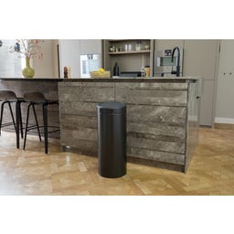 Brabantia Touch Bin New 30 L mit Kunststoffeinsatz