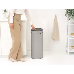 Brabantia Touch Bin New 30 L mit Kunststoffeinsatz