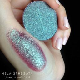 Single Eyeshadow Shades of color from pink to red to purple - Mela Stregata
