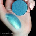 Neve Cosmetics Single Eyeshadow Shades of color blue - Abracadabra