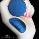 Neve Cosmetics Single Eyeshadow Shades of color blue - Hero