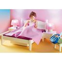 70208 - Dollhouse - Schlafzimmer mit Nähecke - 1 Stk