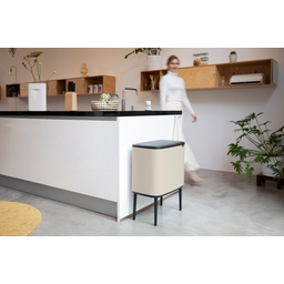 Brabantia Bo Touch Bin 36 L mit Kunststoffeinsatz - Soft Beige