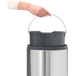 Brabantia Touch Bin New 30 L mit Kunststoffeinsatz - Matt Steel Fingerprint Proof