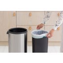 Brabantia Touch Bin New 30 L mit Kunststoffeinsatz - Matt Steel Fingerprint Proof