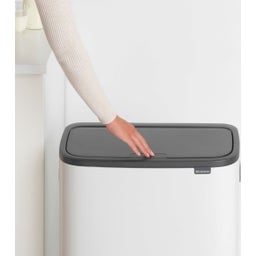 Bo Touch Bin 60 L mit 1 Kunststoffeinsatz - White